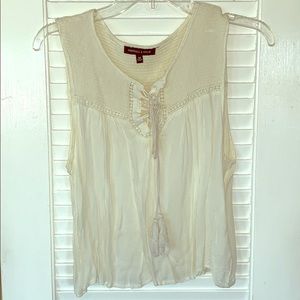 Kendall & Kylie sleeveless top